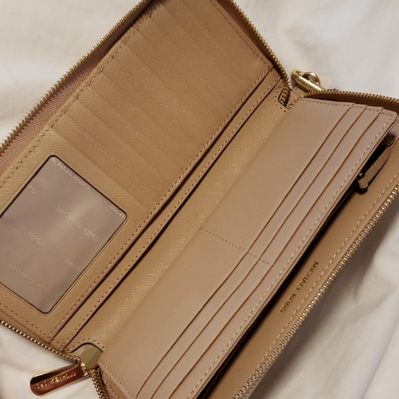 Michael Kors Wristlet Wallet - Picture 2 of 4